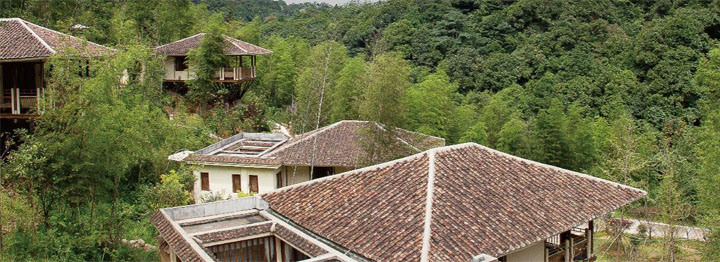 森林旅游規劃公司：竹別墅旅游規劃建造融合了苗家吊腳樓和客家建筑風格