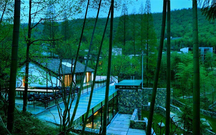 從康養旅游到康養小鎮：未來的“藍?！碑a業